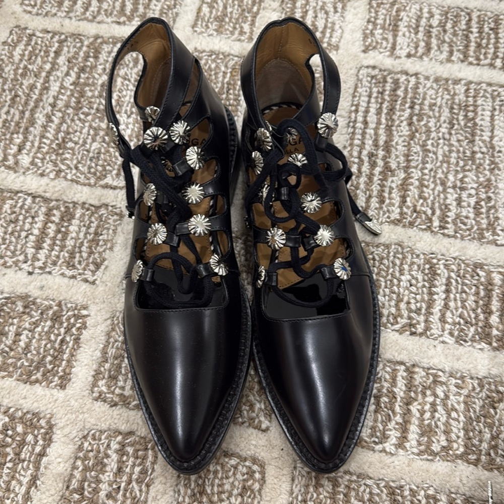 TOGA PULLA Exclusive Black Lace-Up Shoes